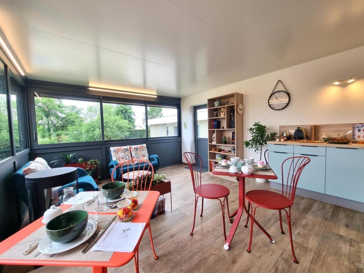 La Cle Des Chaumes Bed & Breakfast Boisset-les-Montrond Bagian luar foto