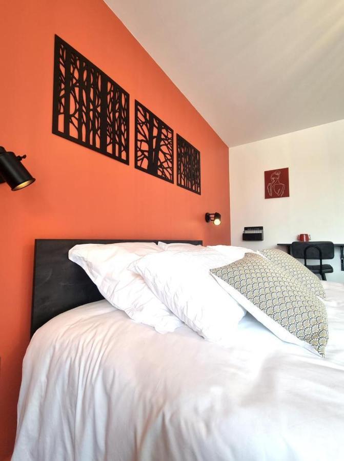 La Cle Des Chaumes Bed & Breakfast Boisset-les-Montrond Bagian luar foto