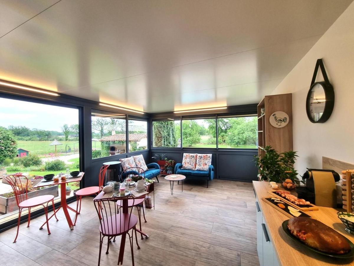 La Cle Des Chaumes Bed & Breakfast Boisset-les-Montrond Bagian luar foto