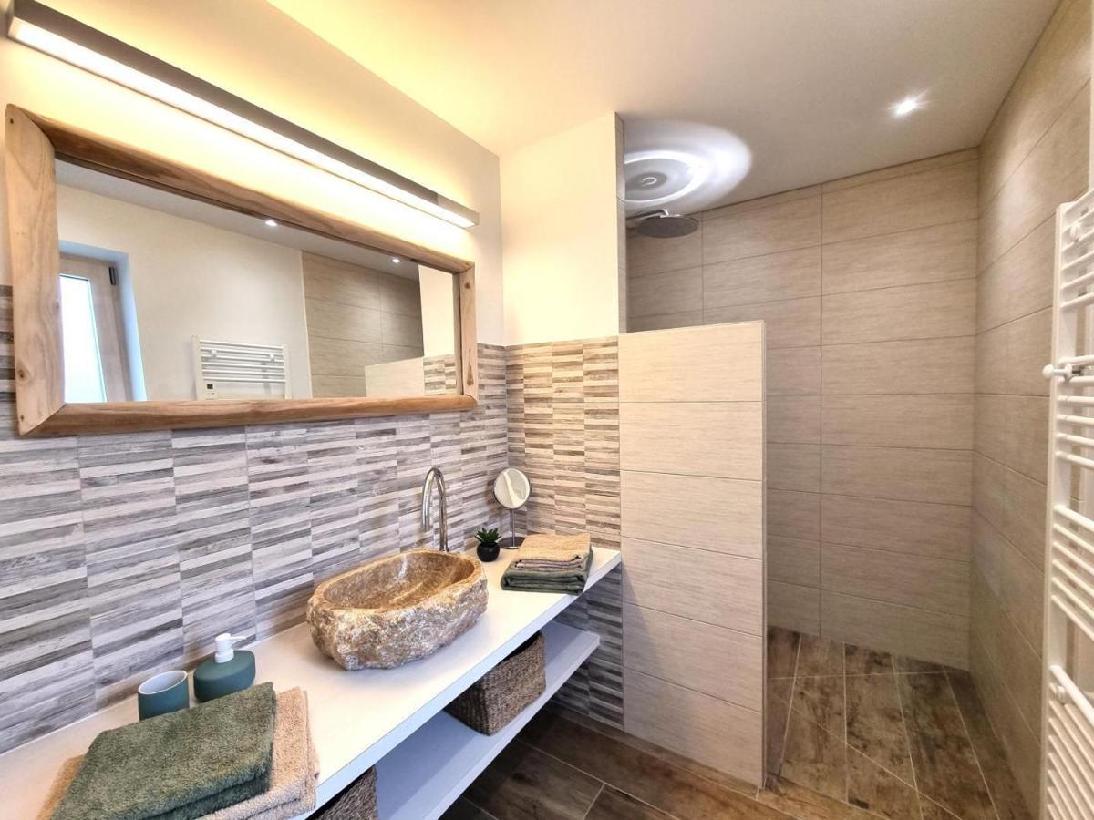 La Cle Des Chaumes Bed & Breakfast Boisset-les-Montrond Bagian luar foto