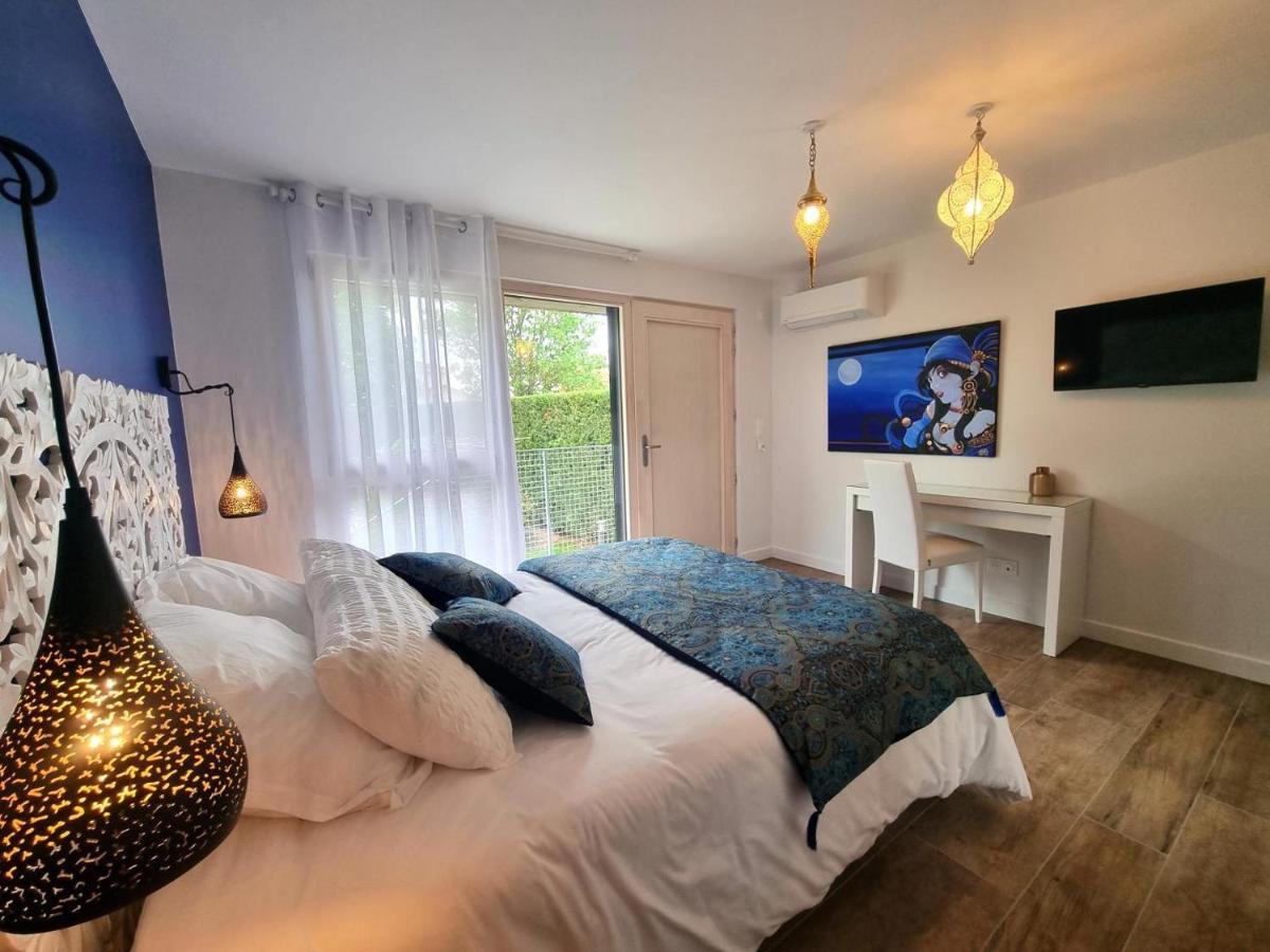 La Cle Des Chaumes Bed & Breakfast Boisset-les-Montrond Bagian luar foto